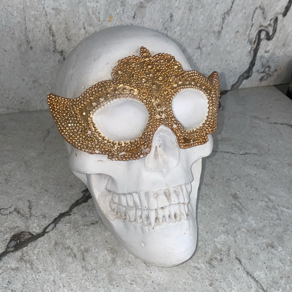 Glam Skull decor